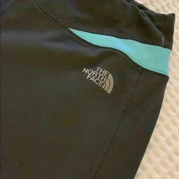 North face - Picture 3 of 4